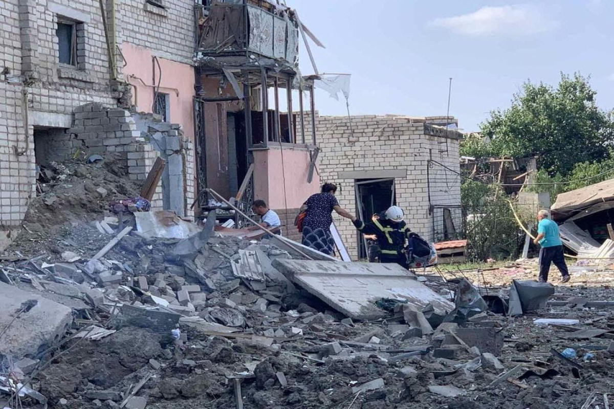 Russian missile wounds 12 in Ukrainian town not far from nuclear plant
