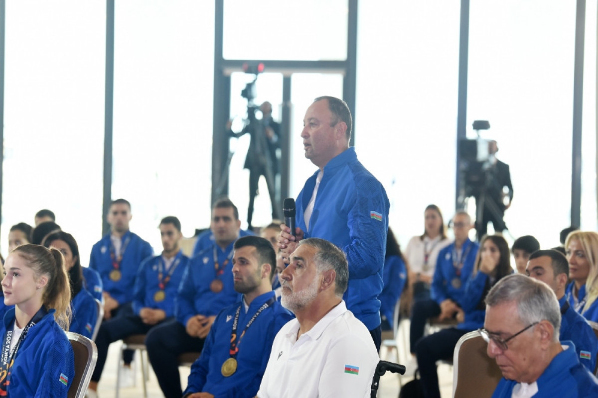 President Ilham Aliyev and First Lady Mehriban Aliyeva met with Azerbaijani athletes who succeeded in 5th Islamic Solidarity Games-UPDATED 
