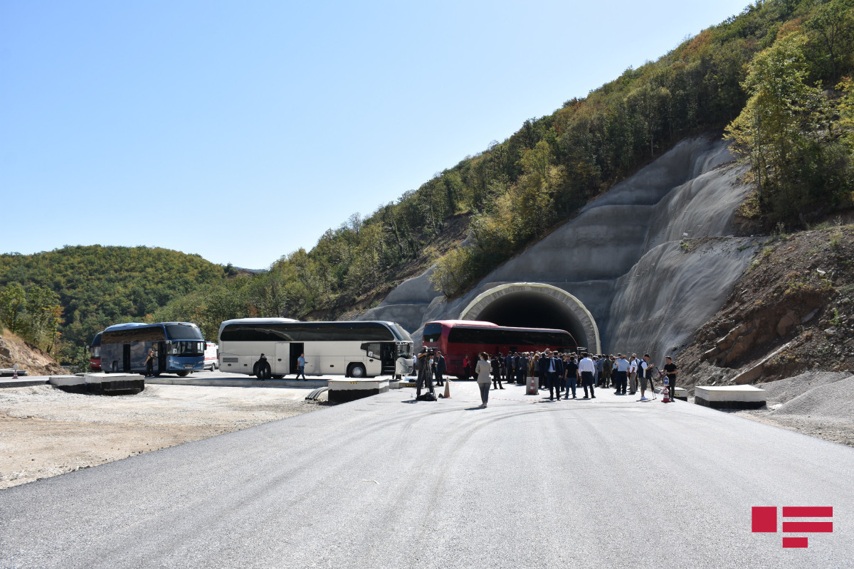 Representatives of diplomatic corps view construction of Ahmadbayli-Fuzuli-Shusha highway