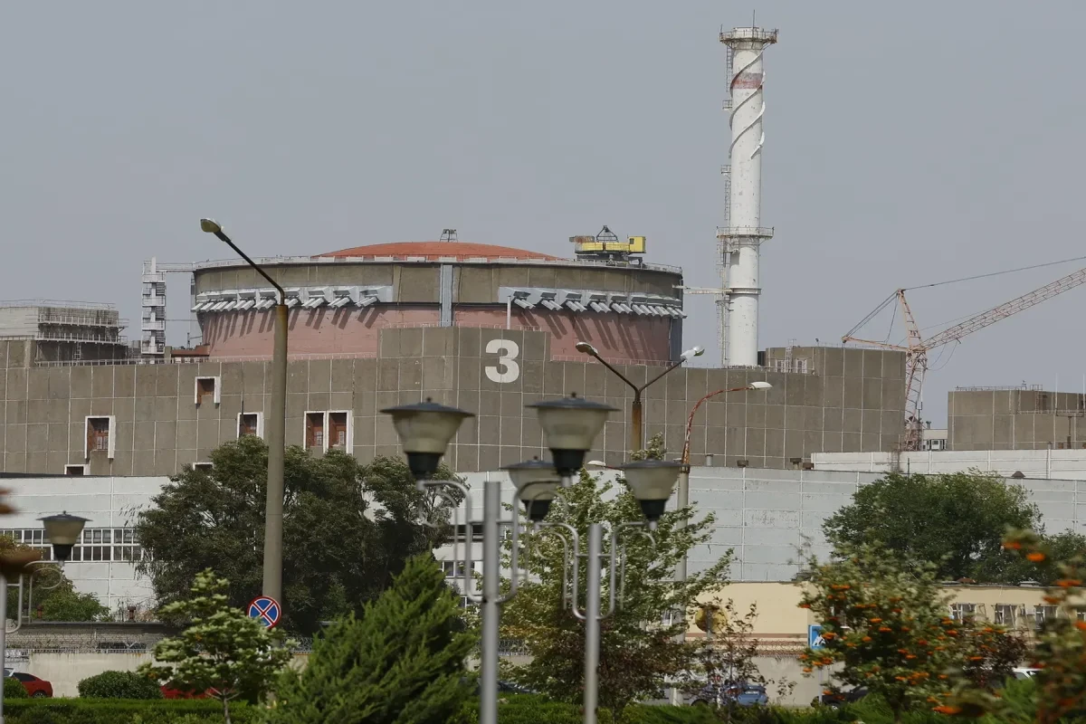 Risk of radioactive leak at Zaporizhzhia nuclear plant, says operator