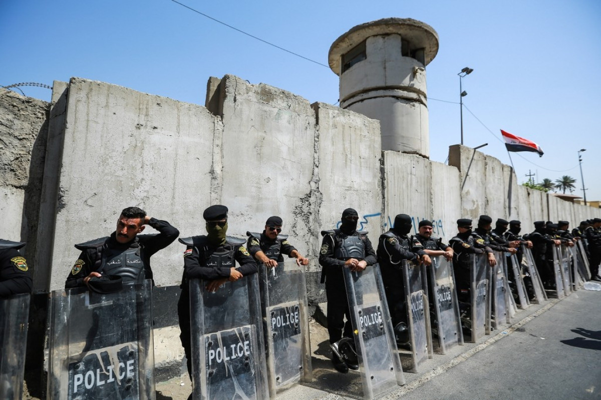 Two killed as Iraq's powerful Sadr quits politics and clashes erupt-UPDATED 