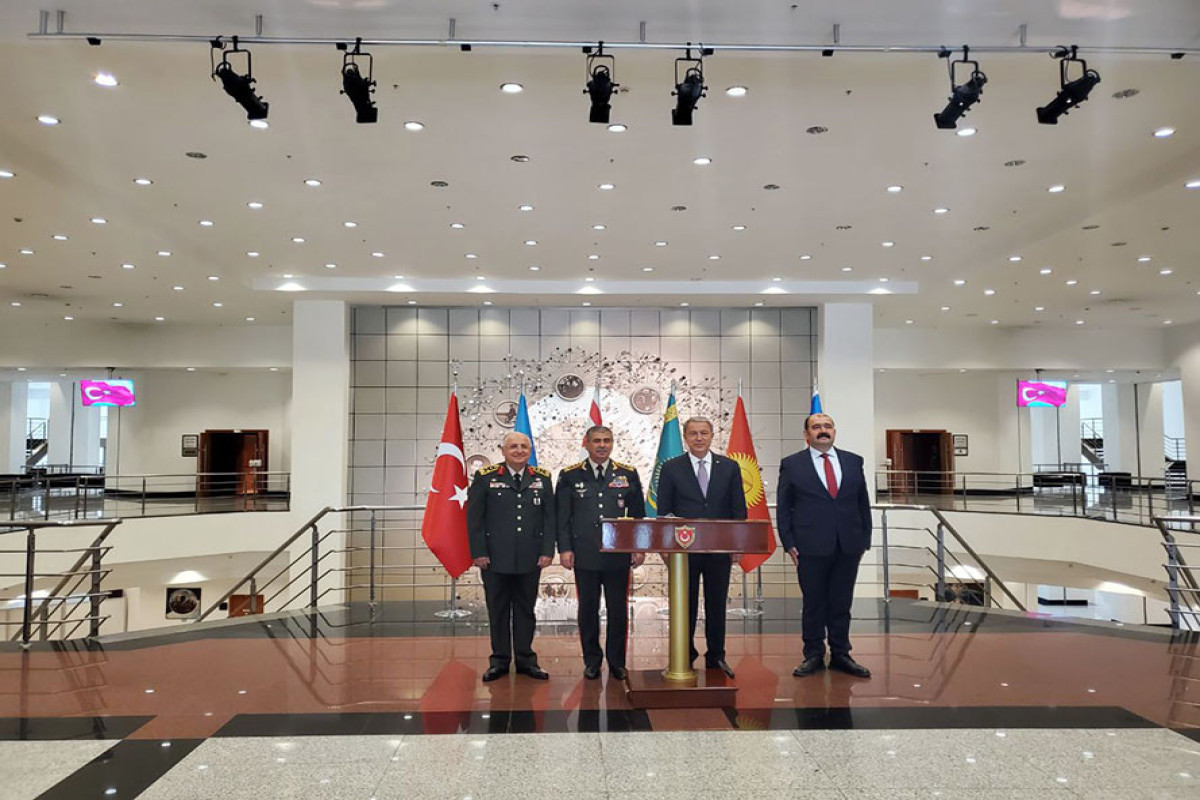 Azerbaijan's Defense Minister visits Turkiye's National Defense University