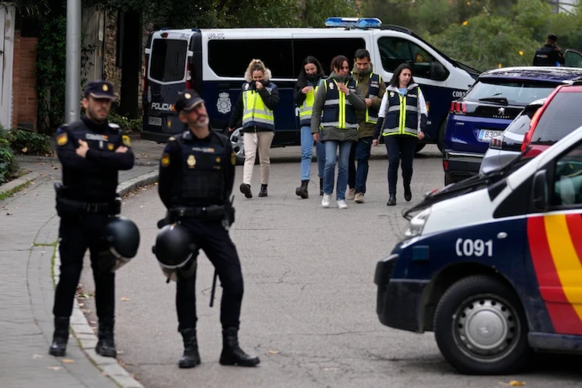 Suspicious envelope found at US Embassy in Spain amid probe