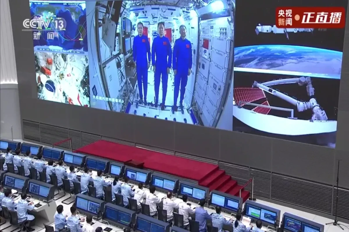 China completes first-ever in-orbit rotation of crews at Tiangong station