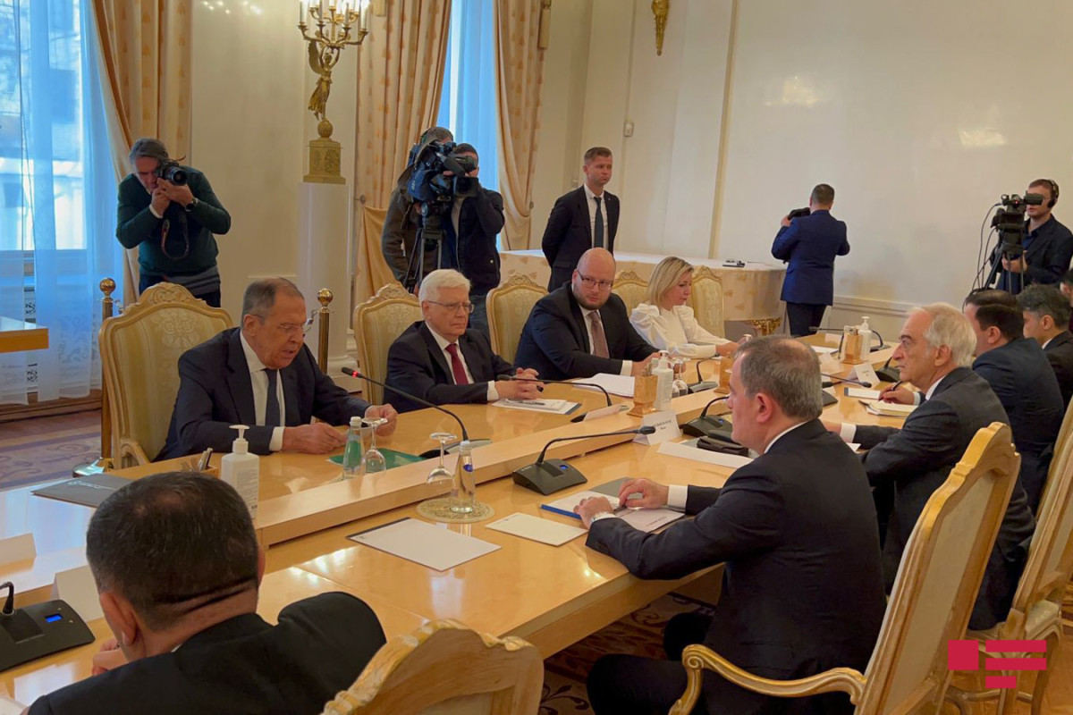There is interested in Mir payment system in Azerbaijan: Lavrov