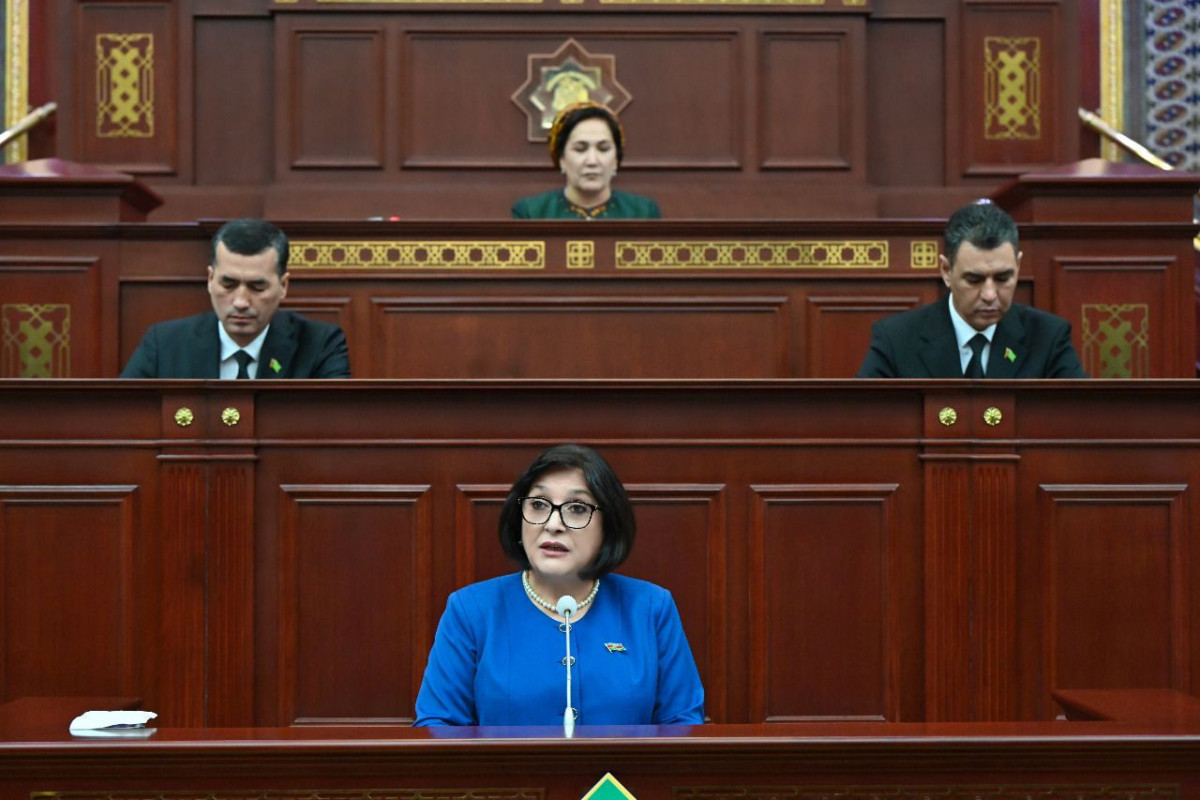 Chair of Milli Majlis Sahiba Gafarova addresses the Turkmen Milli Geňeş’ Mejlis
