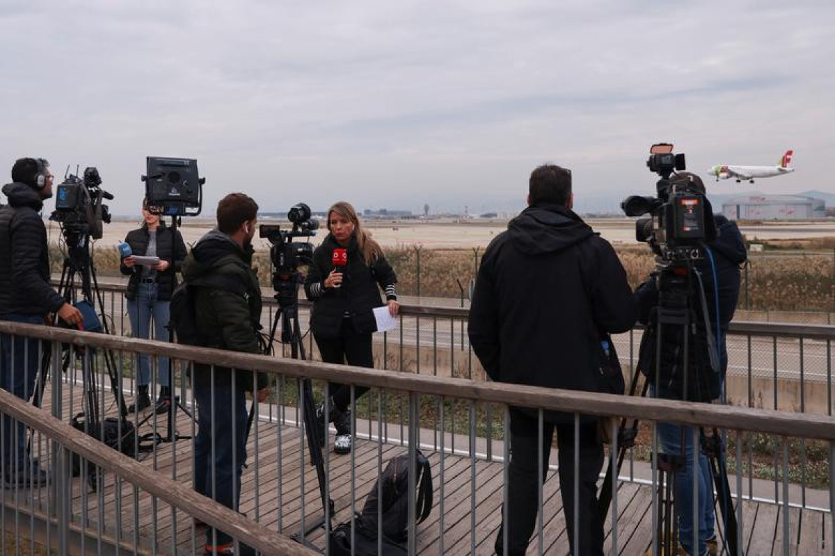 Migrants flee plane after forcing emergency landing in Barcelona