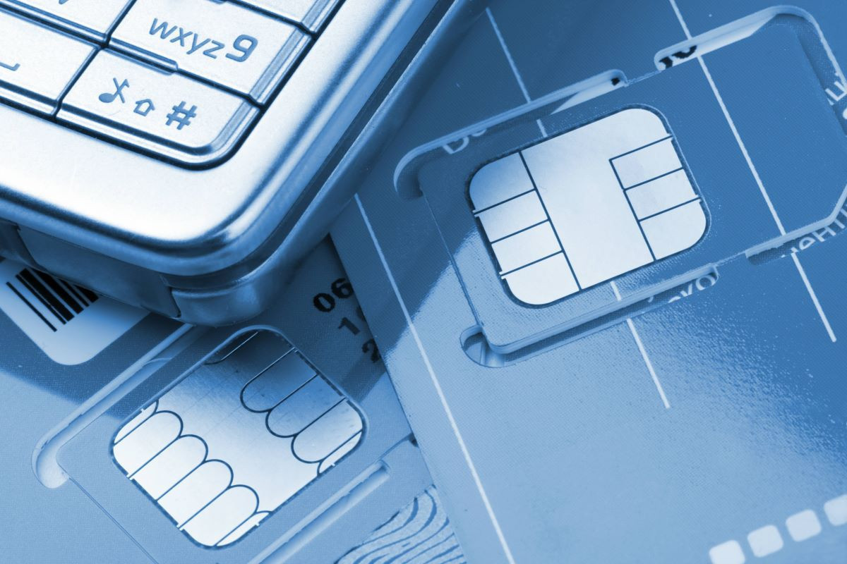Azerbaijan will fine those who evade registration of a mobile device, up to AZN 12,000