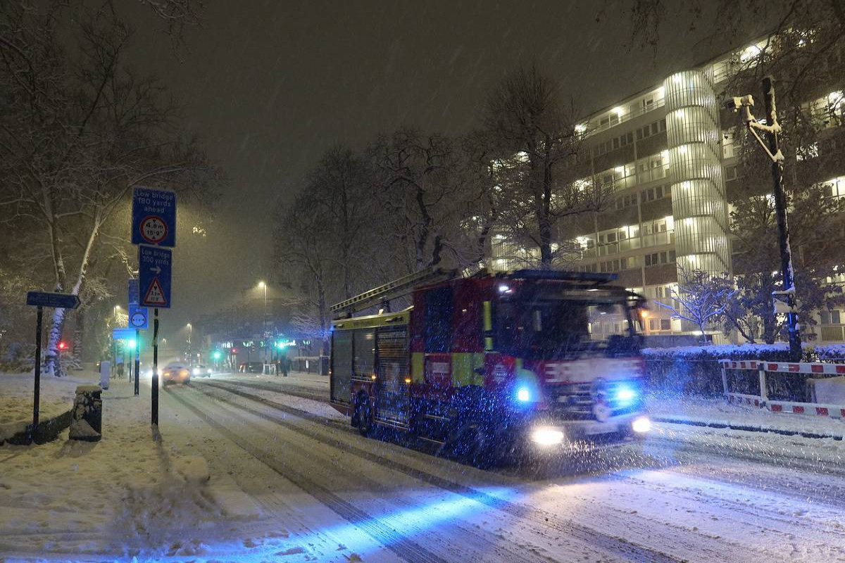 Dozens of flights canceled at 3 London airports