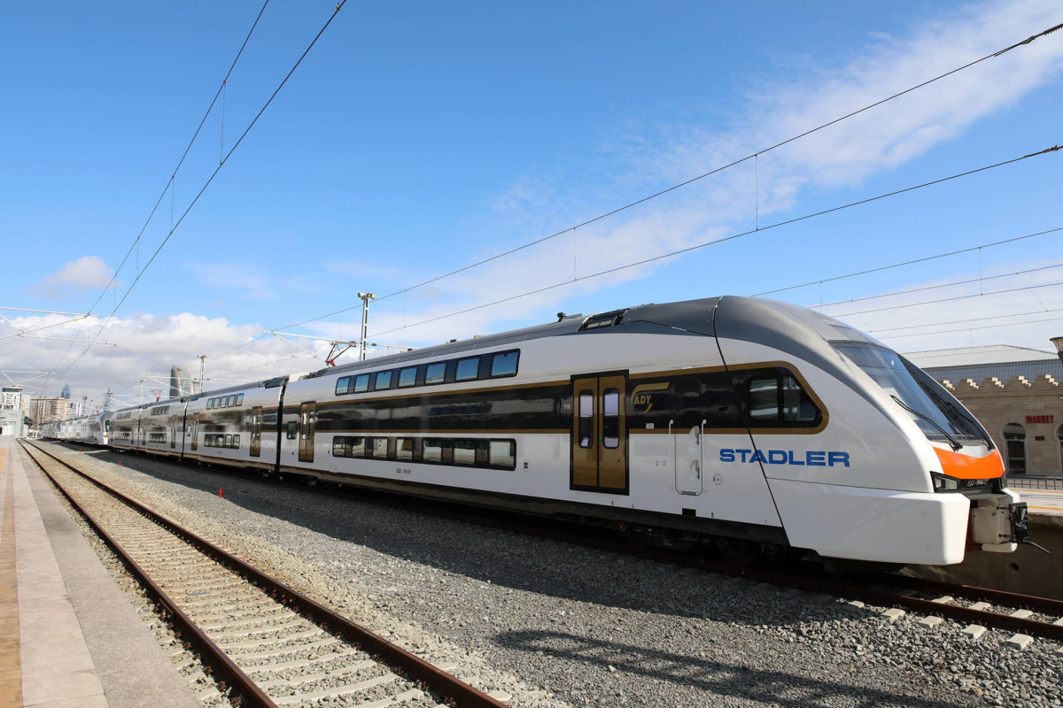 Azerbaijan to purchase new express trains coming year