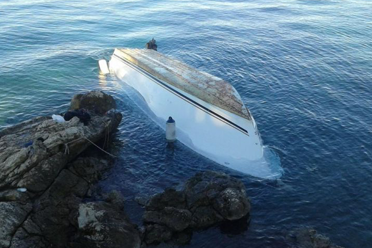 Fishing boat overturns in the Caspian Sea, one died