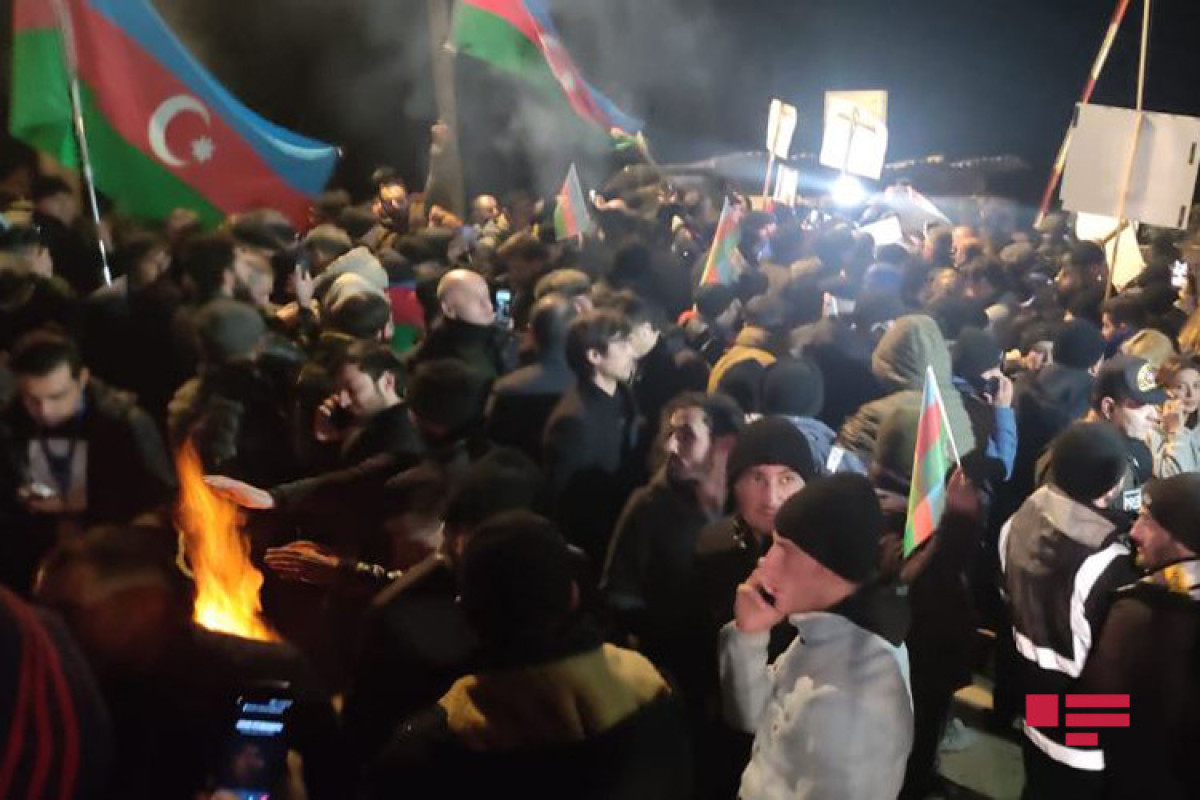Protests continue for the second night, slogans are chanted-VIDEO 