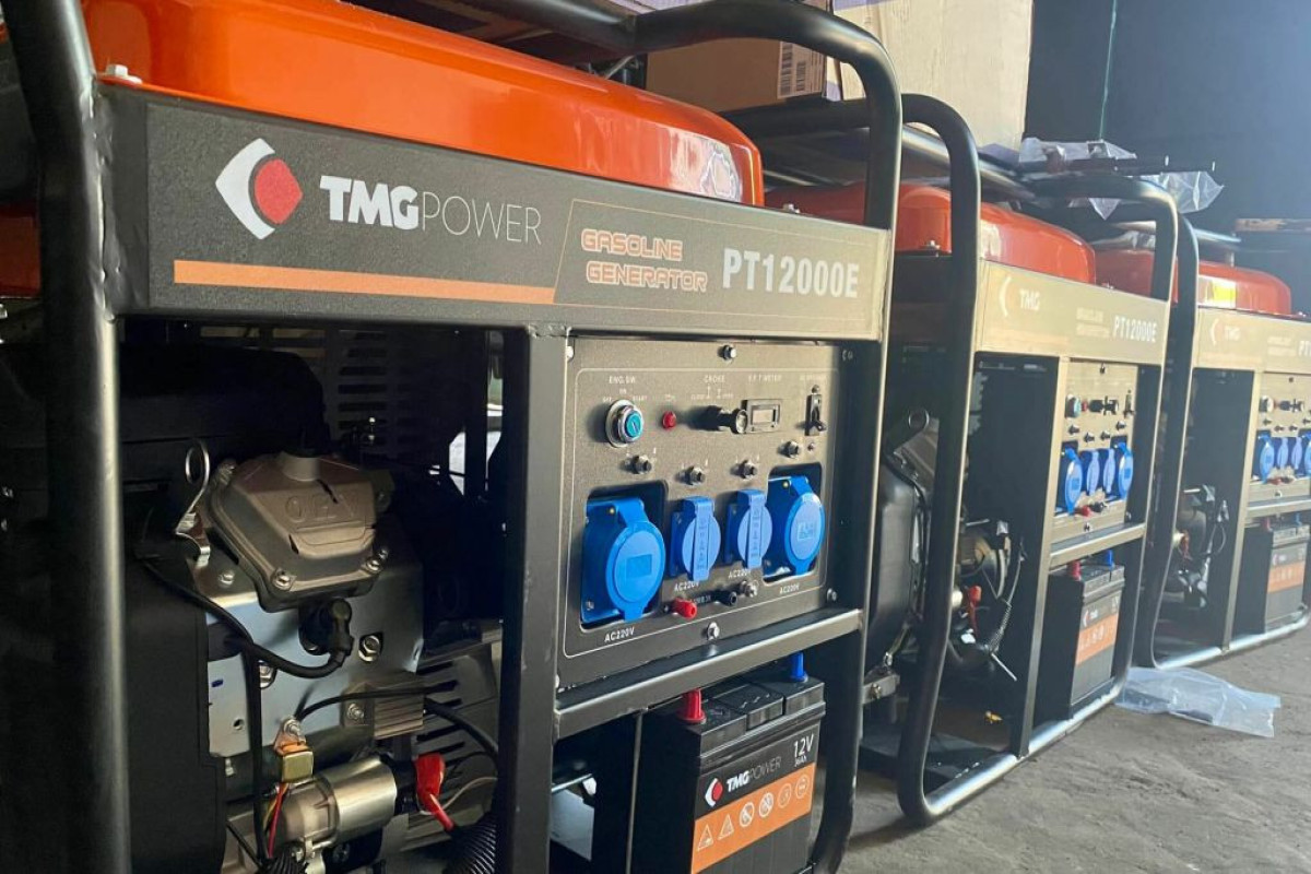 U.S. hands over special equipment, generators to Kyiv