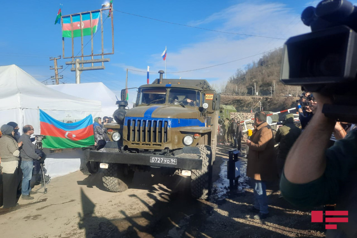 A convoy carrying humanitarian aid to Armenians passed unimpeded from the Lachin road where Azerbaijani eco-activists hold protest-PHOTO 