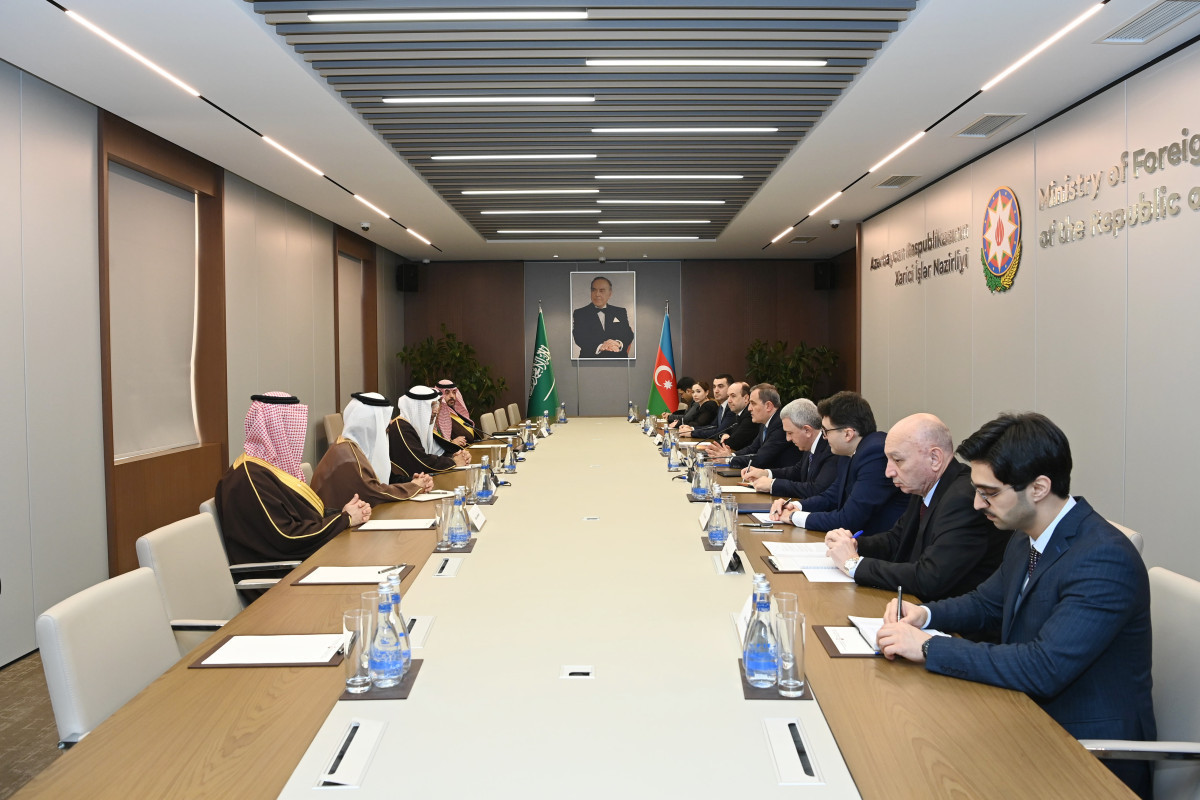 Azerbaijani FM met with Investment minister of Saudi Arabia