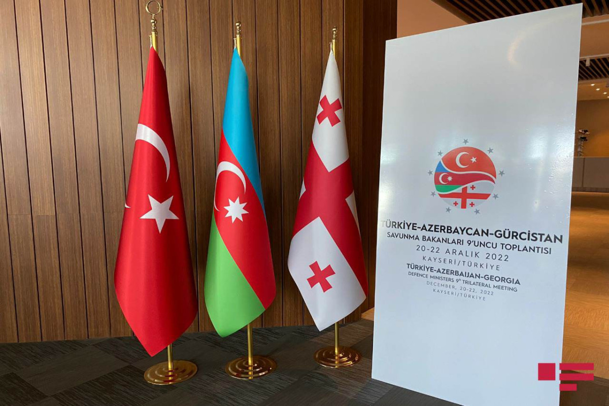 Defense Ministers of Azerbaijan, Turkiye and Georgia hold tripartite meeting