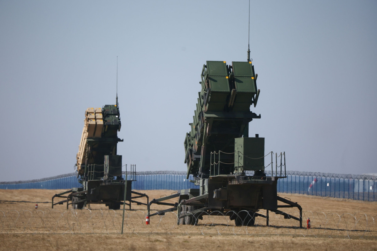 Biden tells Zelensky that the US will ship Patriot air defense missile system to Ukraine