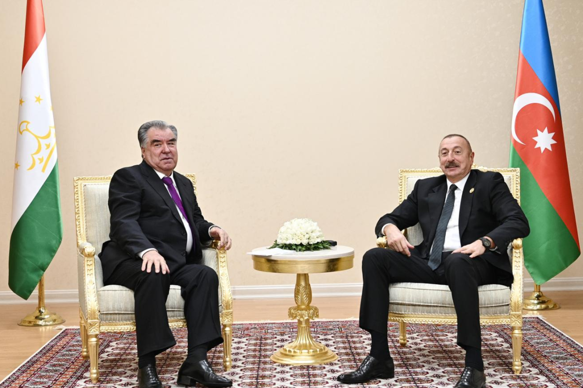 Tajik President congratulates Azerbaijani President