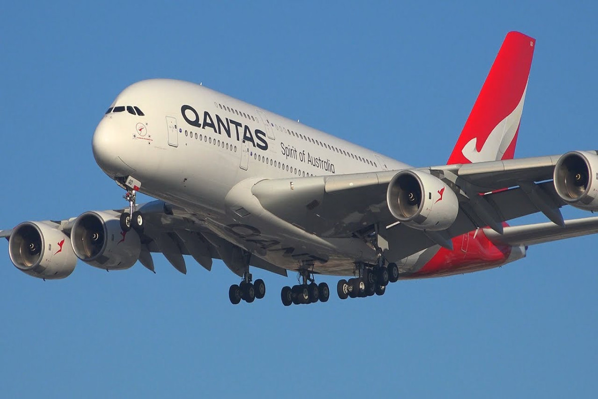 The aircraft operating the Singapore-London flight makes an emergency landing in Baku