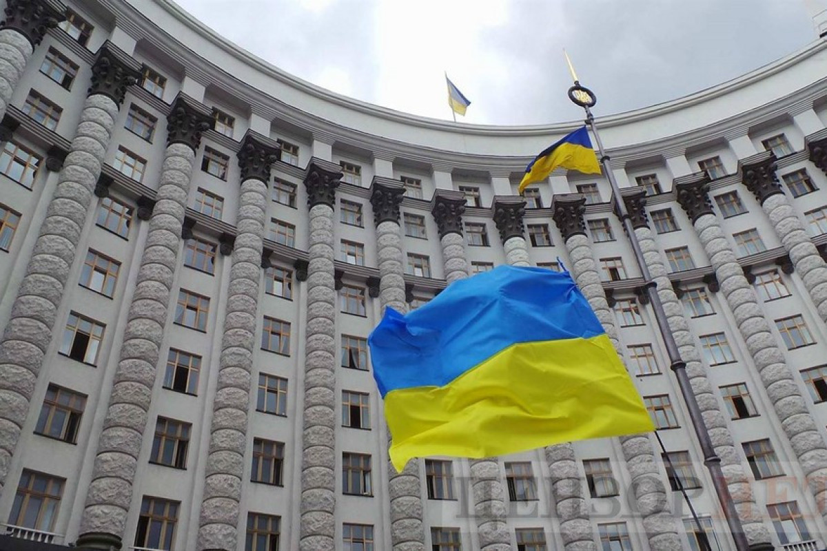 Ukraine extends state of emergency for 4 months
