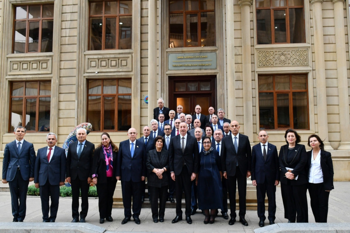 President Ilham Aliyev viewed conditions created at administrative building of Western Azerbaijan Community-UPDATED 