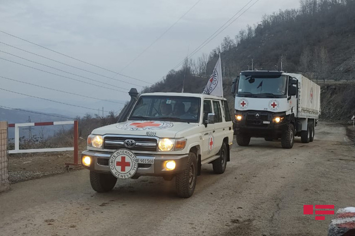 ICRC vehicles pass freely from the protest area on the Khankendi-Lachin road-VIDEO 