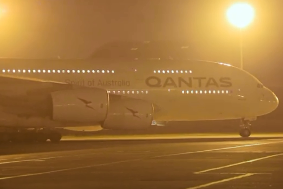 Another Airbus 380 to arrive in Baku for passengers of Singapore-London flight-VIDEO 