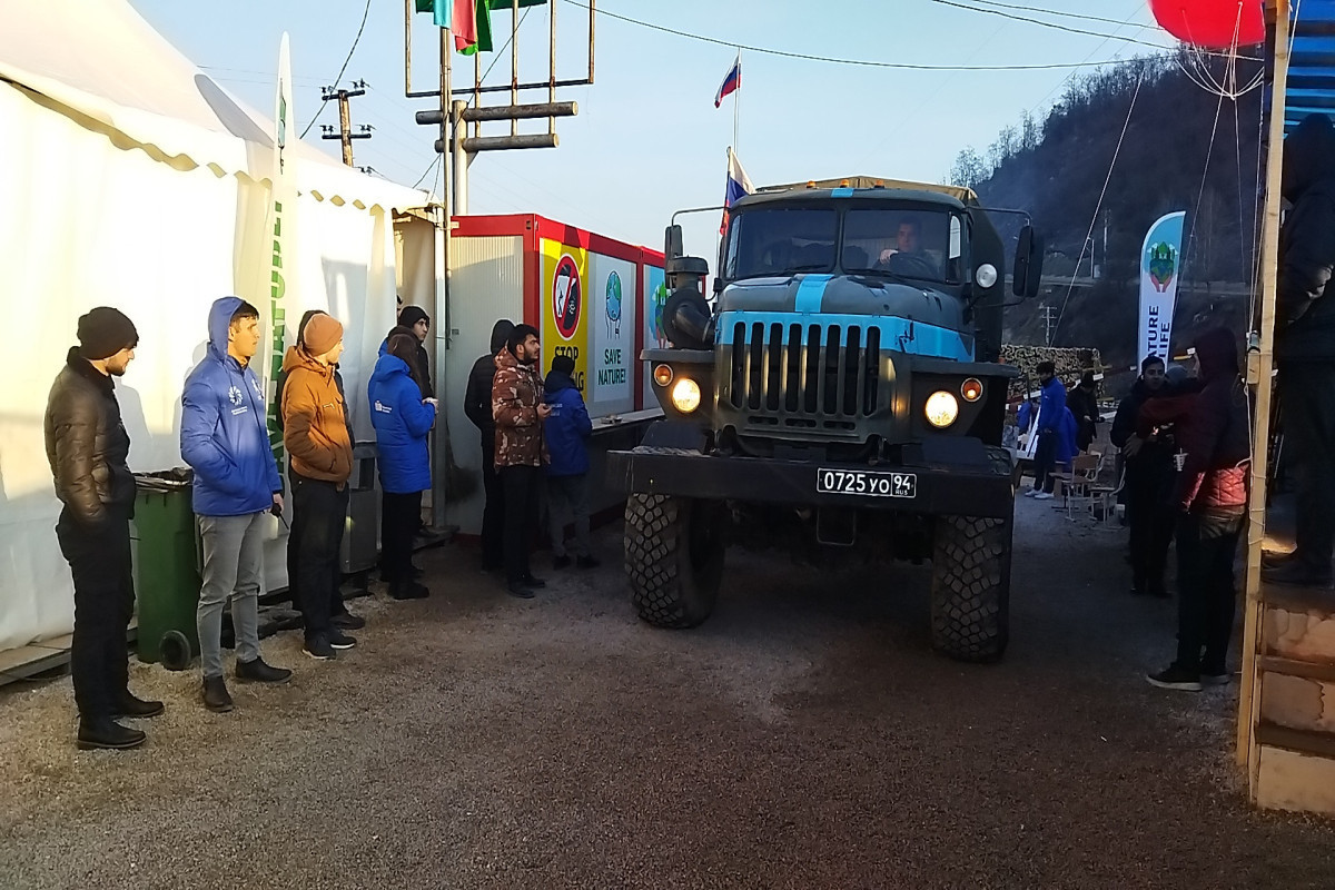 RPC supply vehicles unimpeded passed through the peaceful protest action area on the Khankendi-Lachin road-PHOTO 