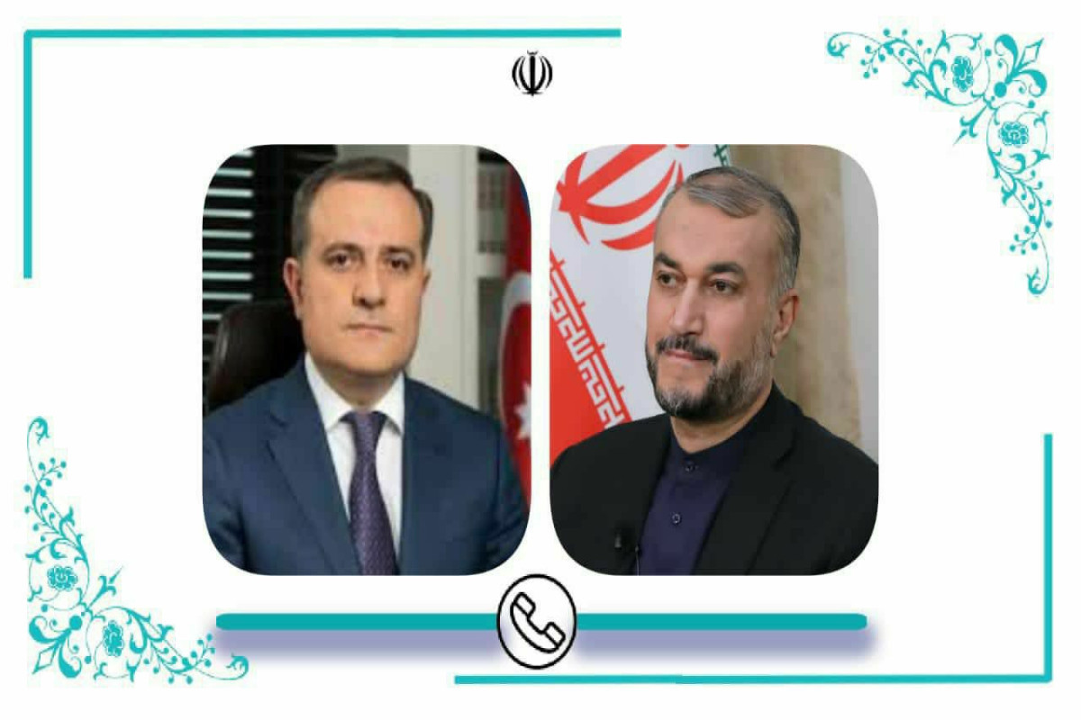 Azerbaijani, Iranian FMs mull latest situation in relations