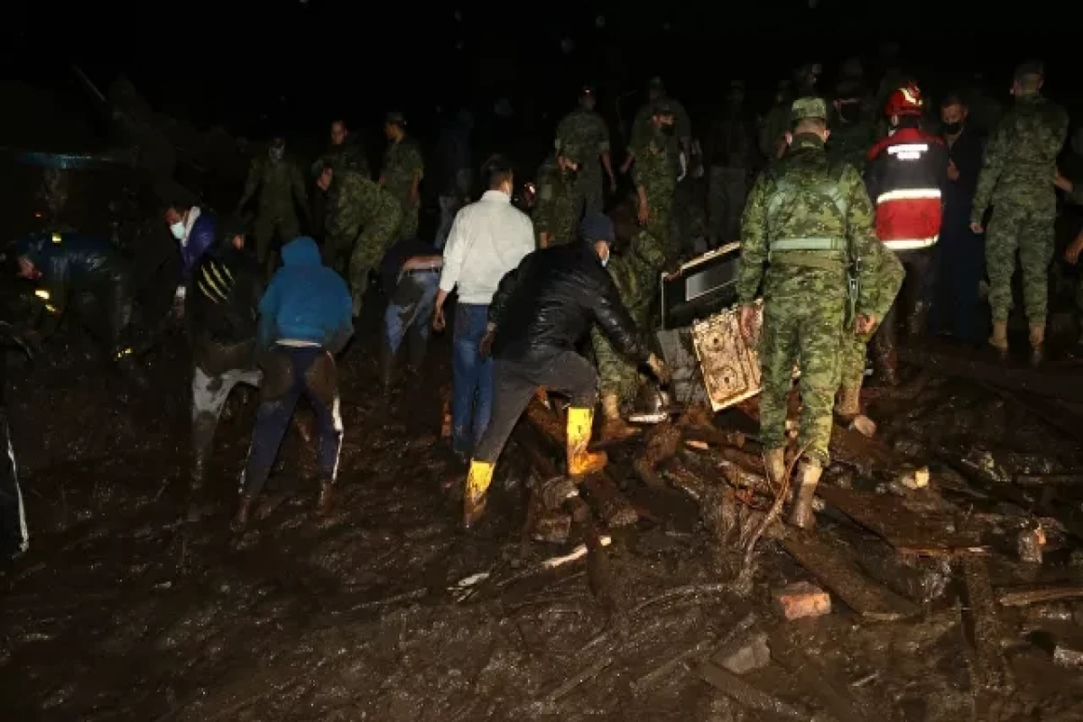 At least 11 dead and 15 injured after a strong flood in Ecuador