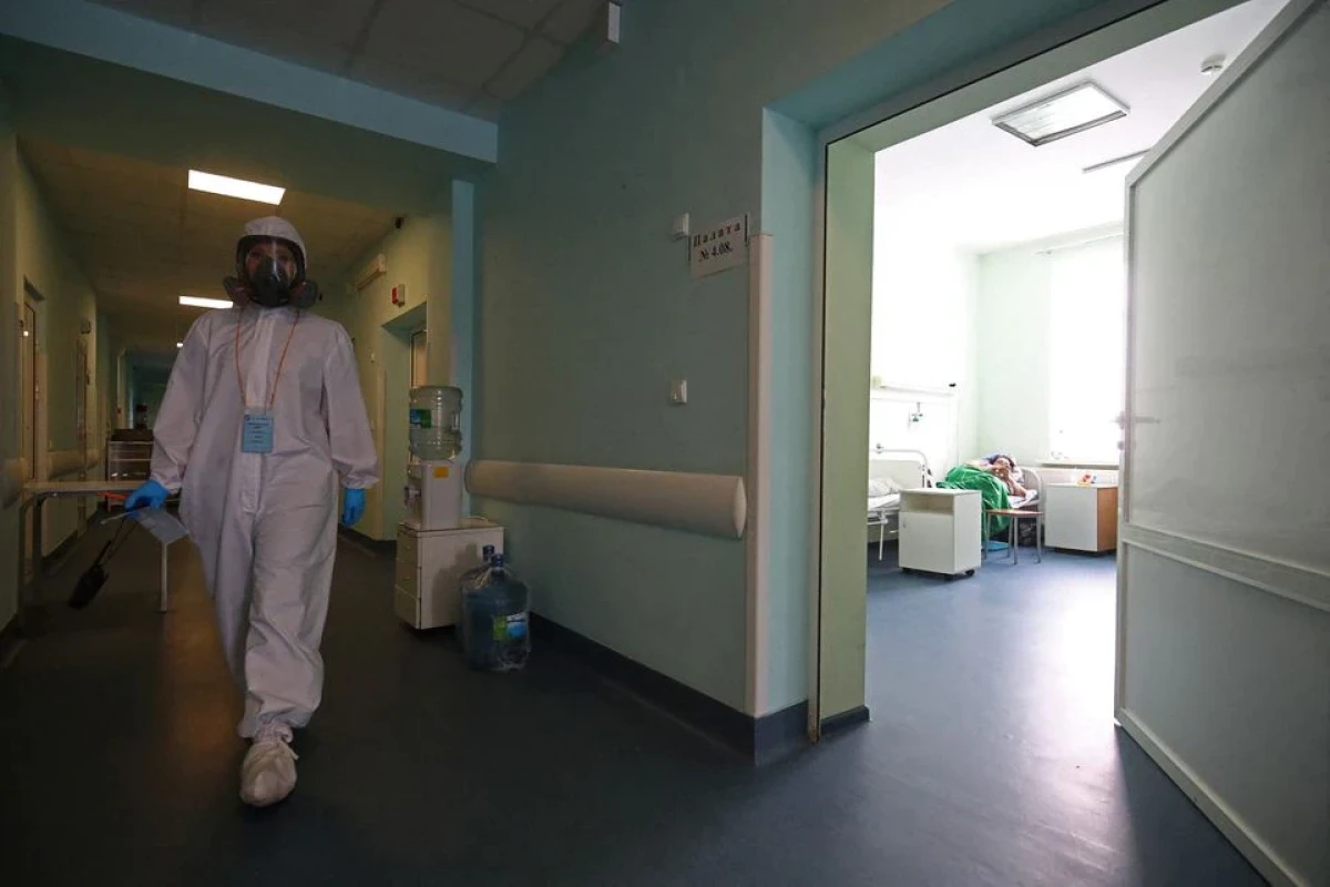 Russia reports new record of daily COVID cases