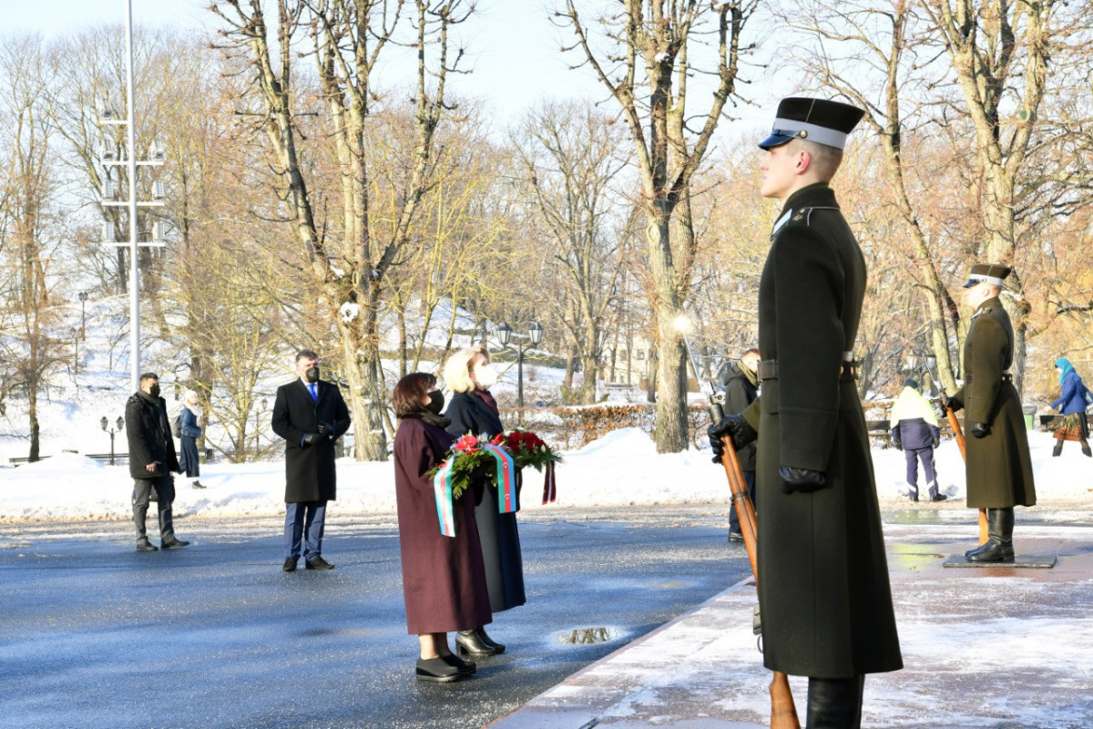 Azerbaijan's Parliamentary Delegation Goes to the Freedom Monument in Riga-PHOTO 