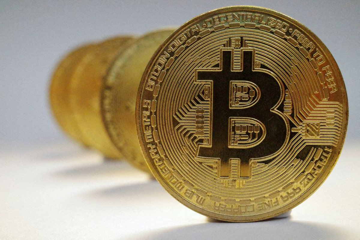 Bitcoin mimics stocks rally, hits 2-week high