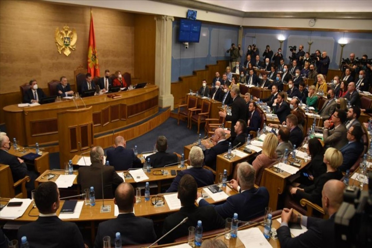 Montenegro gov't collapses in no-confidence vote