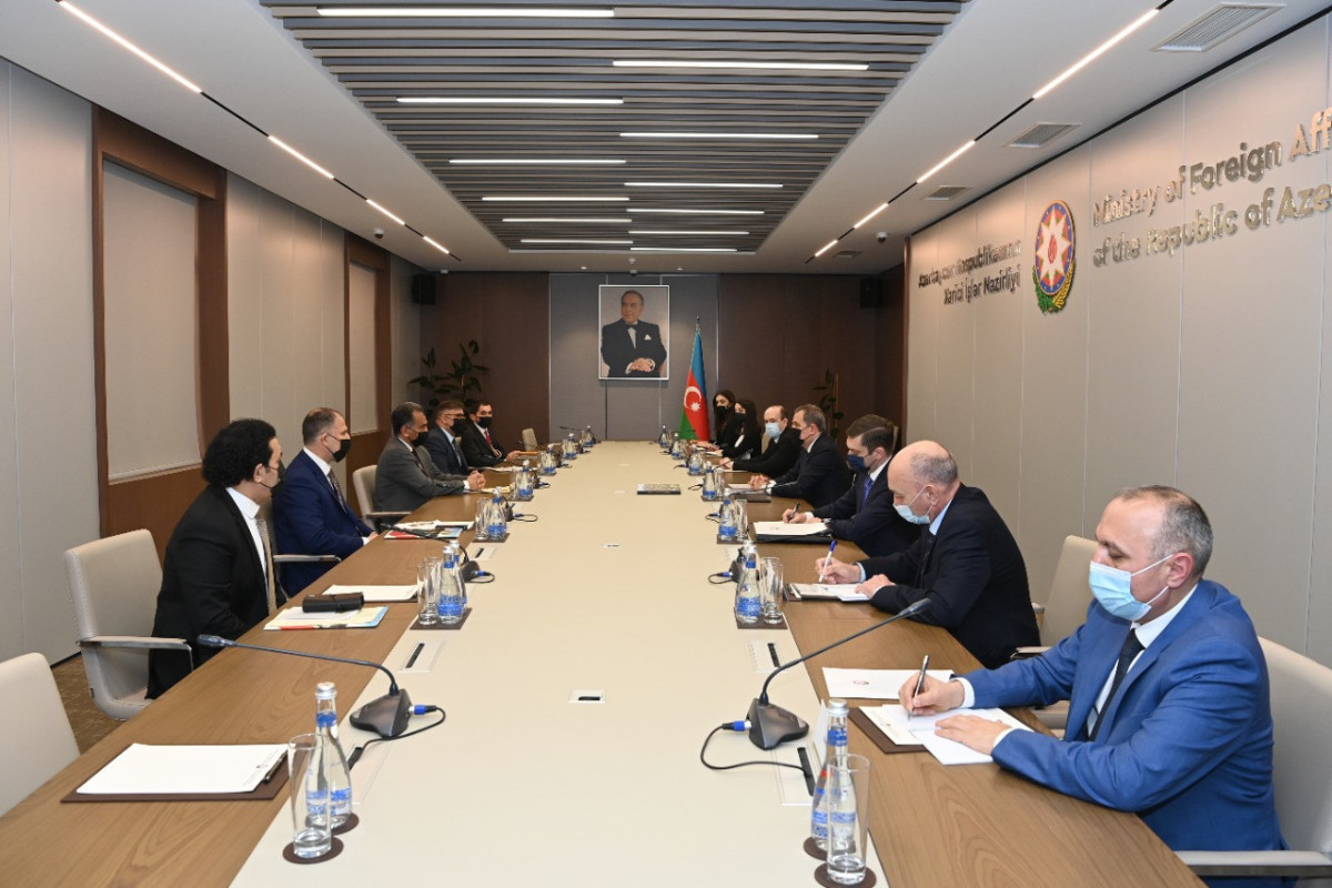 Jeyhun Bayramov receives Deputy FM of Iraq