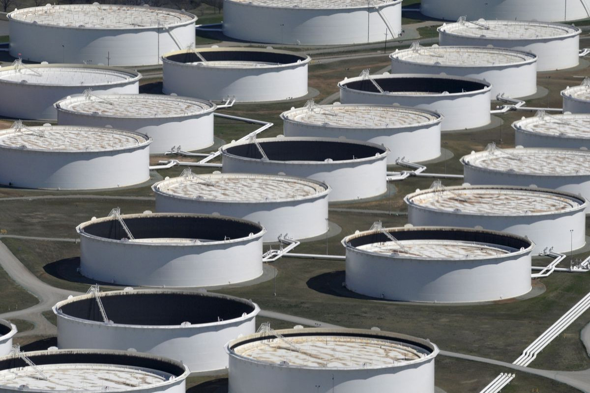 Oil prices steady as investors eye U.S.-Iran nuclear talks