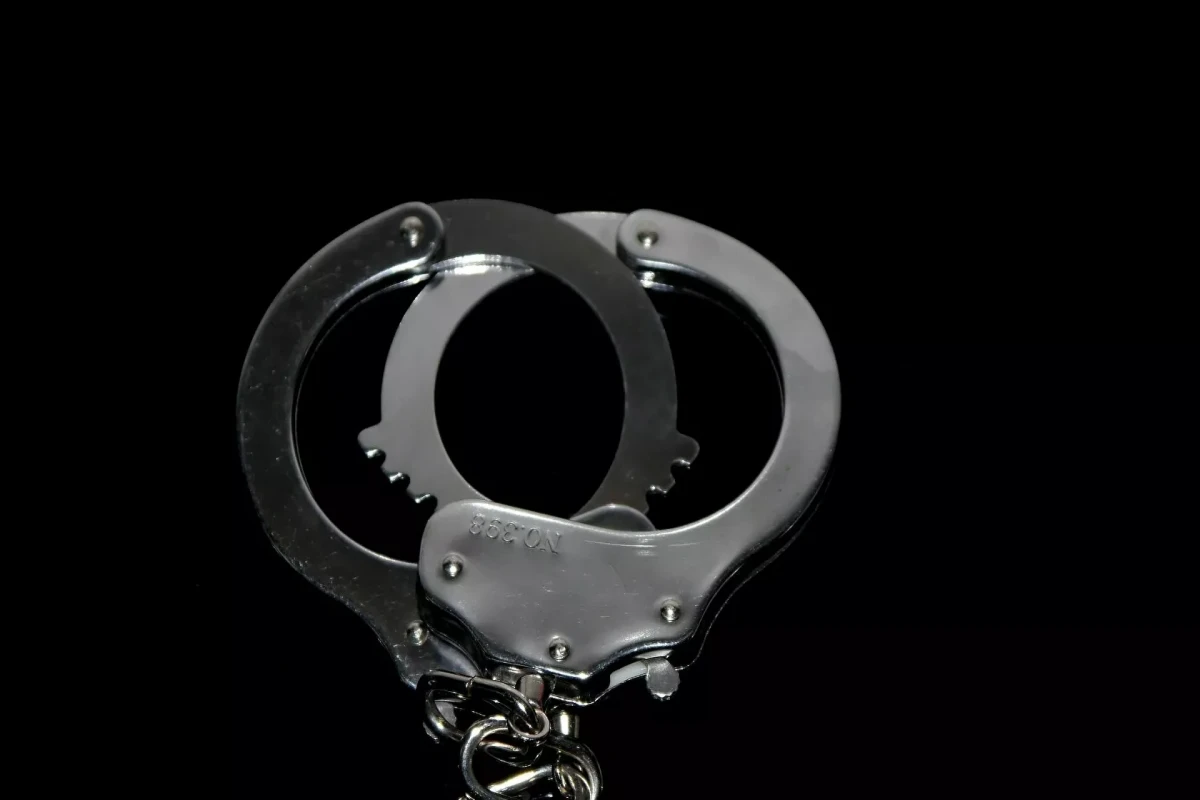 Washington police arrest 16-year-old for making bomb threats to schools