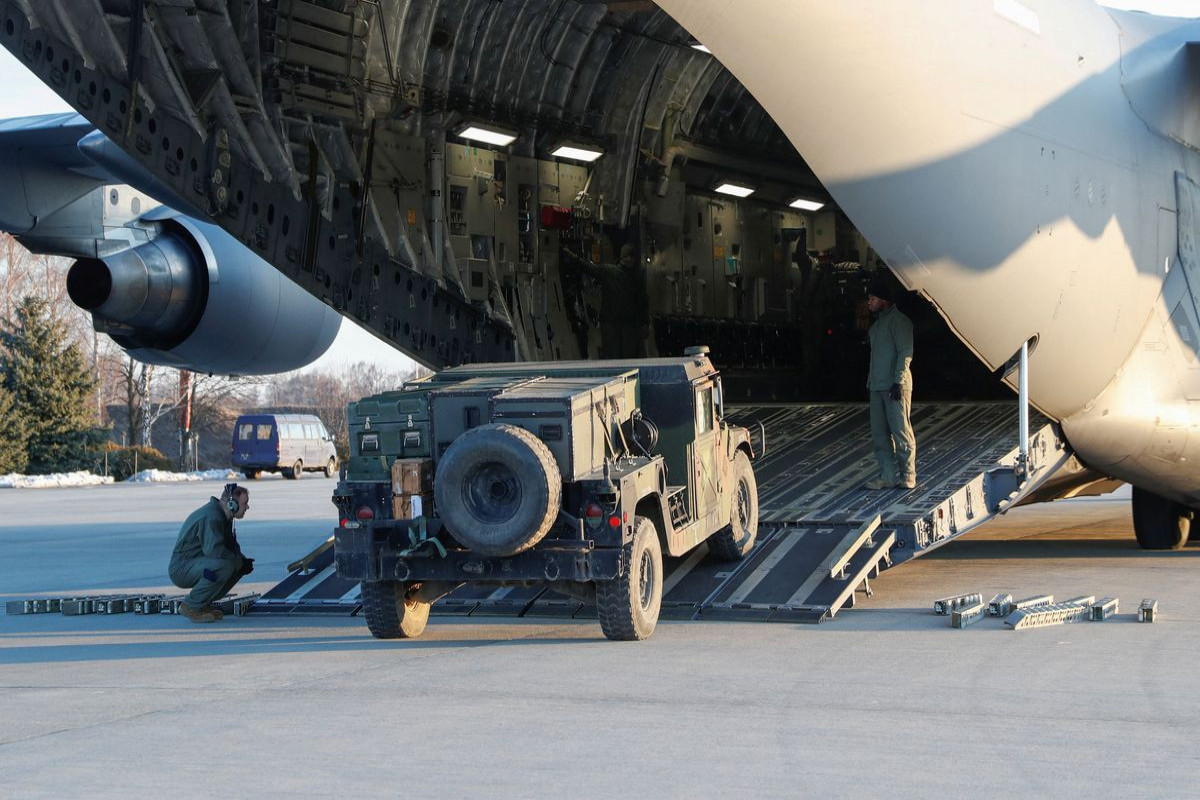 Ukraine receives anti-aircraft missiles from Lithuania