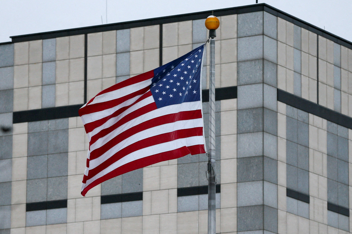 Embassy urges US citizens to immediately leave Ukraine