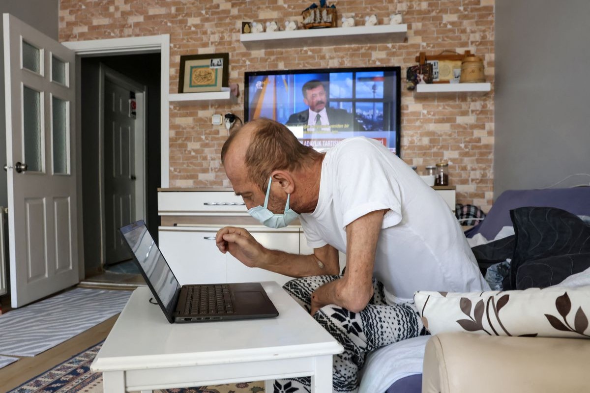 Turkish man sets unenviable COVID record by testing positive for 14 straight months