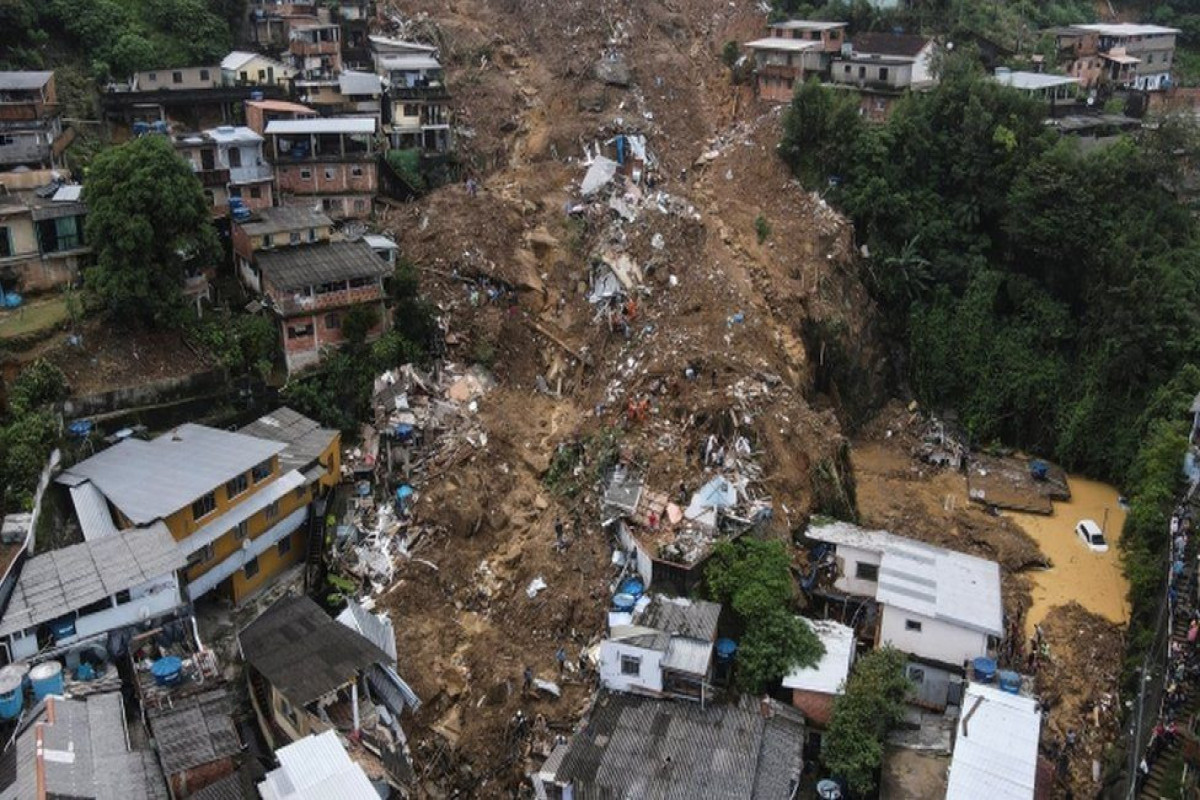 Deadly landslides wreak havoc in Brazil's Petrópolis