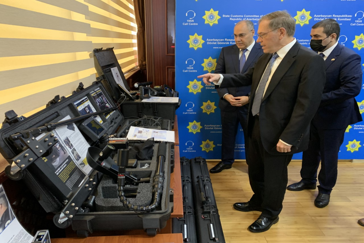 United States donates mobile equipment to Azerbaijan's State Customs Committee