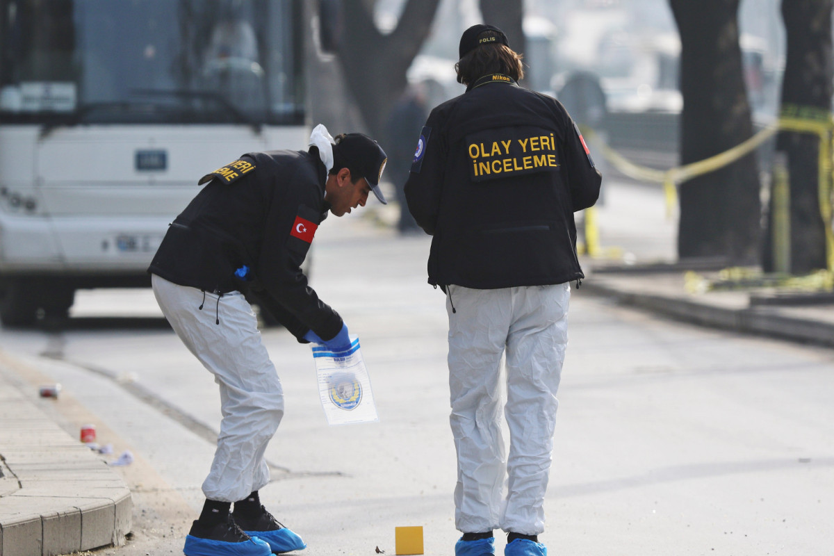 Tourist bus overturnes in Turkey, killing 5 people