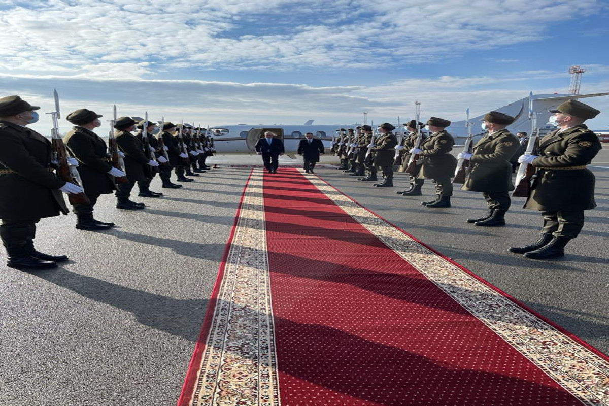 Estonian President pays a support visit to Ukraine