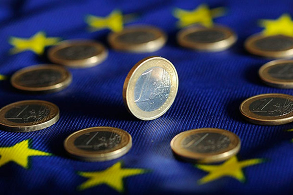 Euro area annual consumer inflation climbs to record 5.1% in January