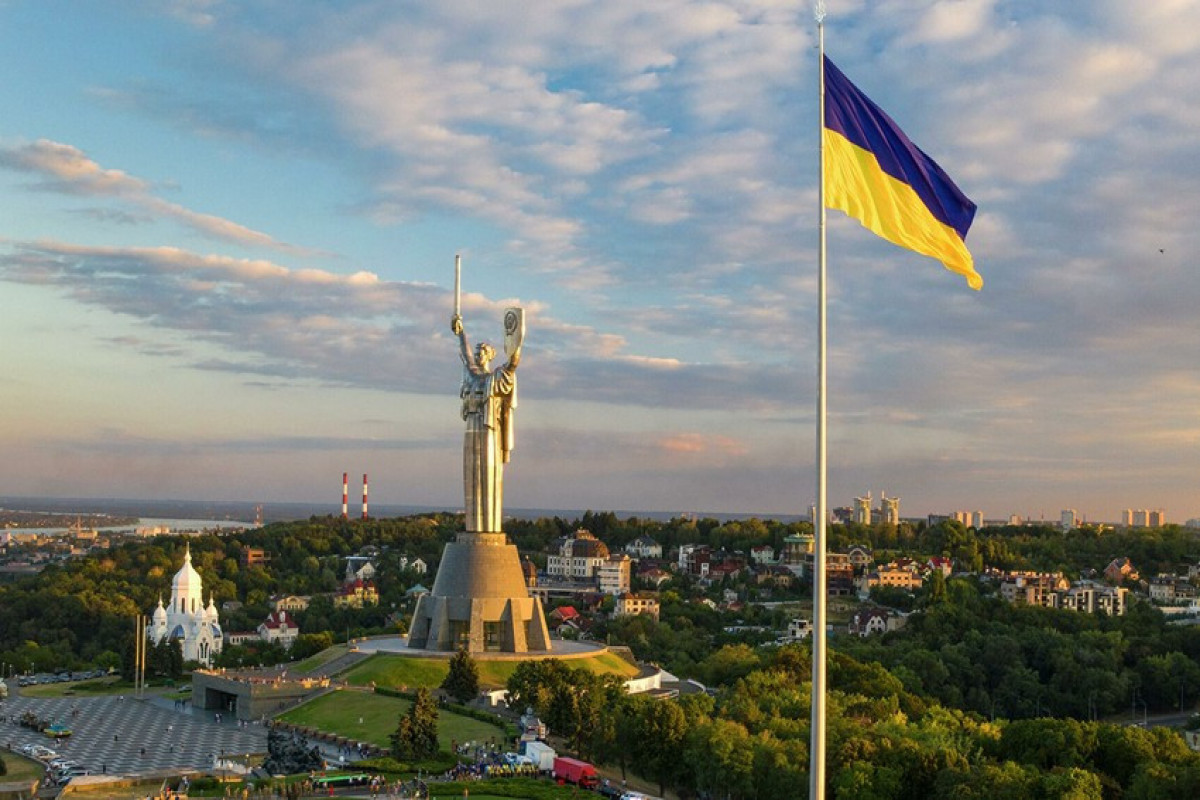 Ukraine starts evacuation of its diplomats in Russia