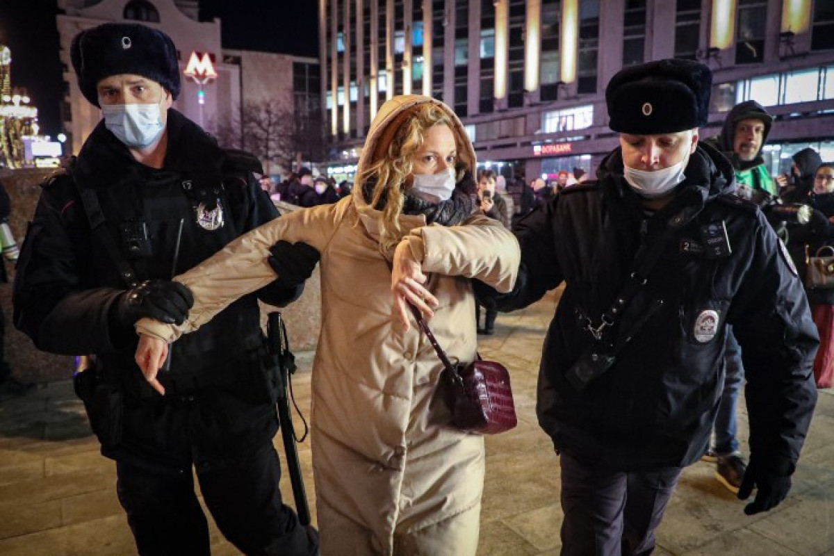 Police detain 600 people at rally in Moscow