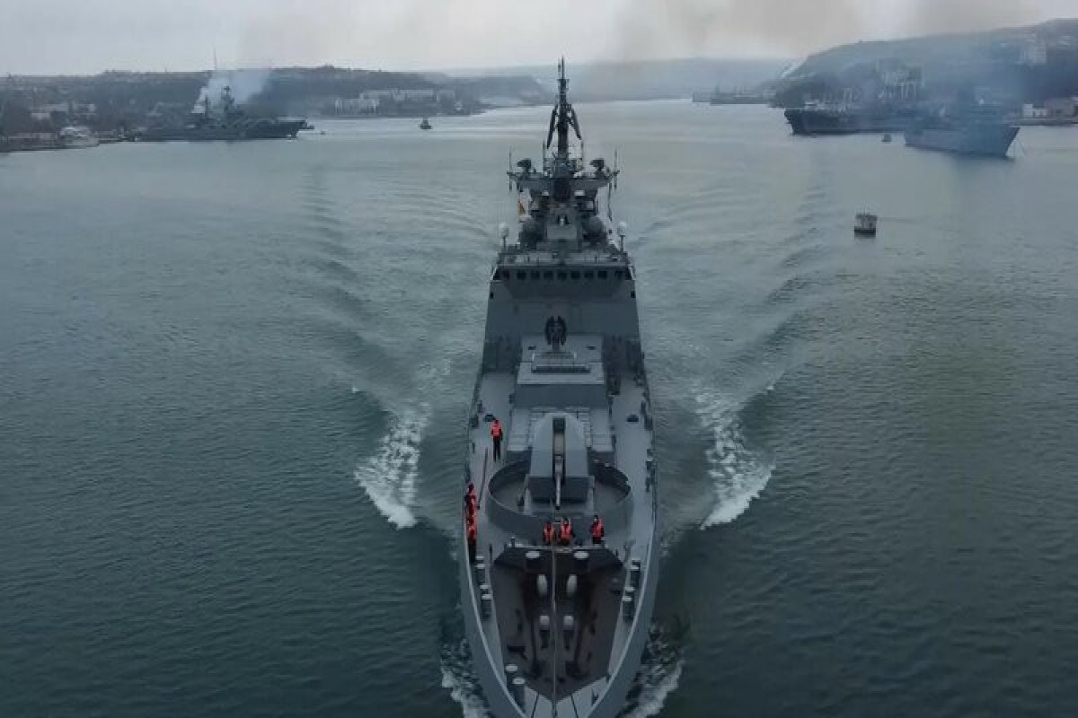Turkey eyes closing straits to Russian warships