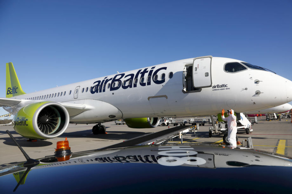 Russia closes airspace to Baltic countries