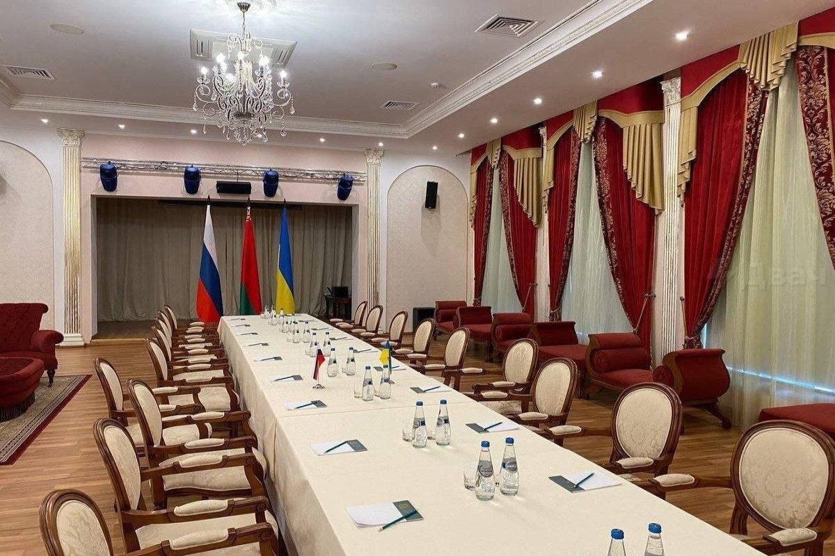 Ukraine demands withdrawal of Russian troops from Crimea, Donbass